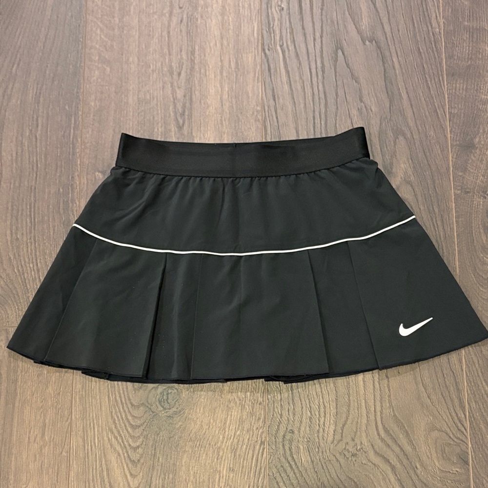 Nike Black Pleated Tennis Skirt with White Trim - S new condition! 😎🖤 - Picture 7 of 7